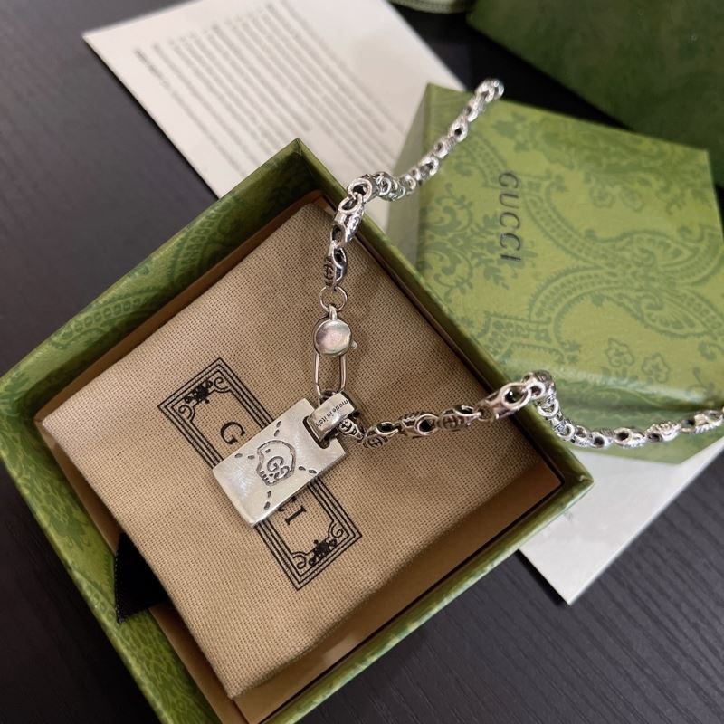 G*u*i necklaces
